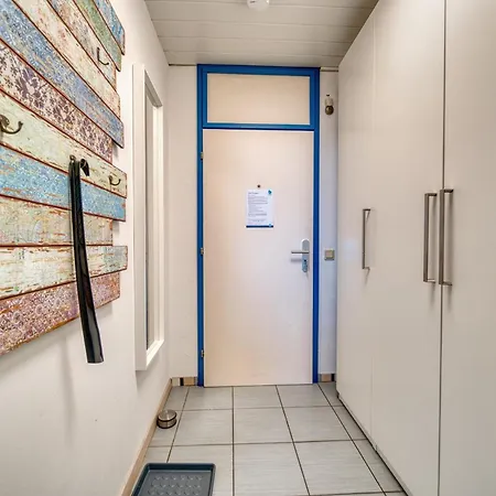 - Haus E, App 0e0906 *